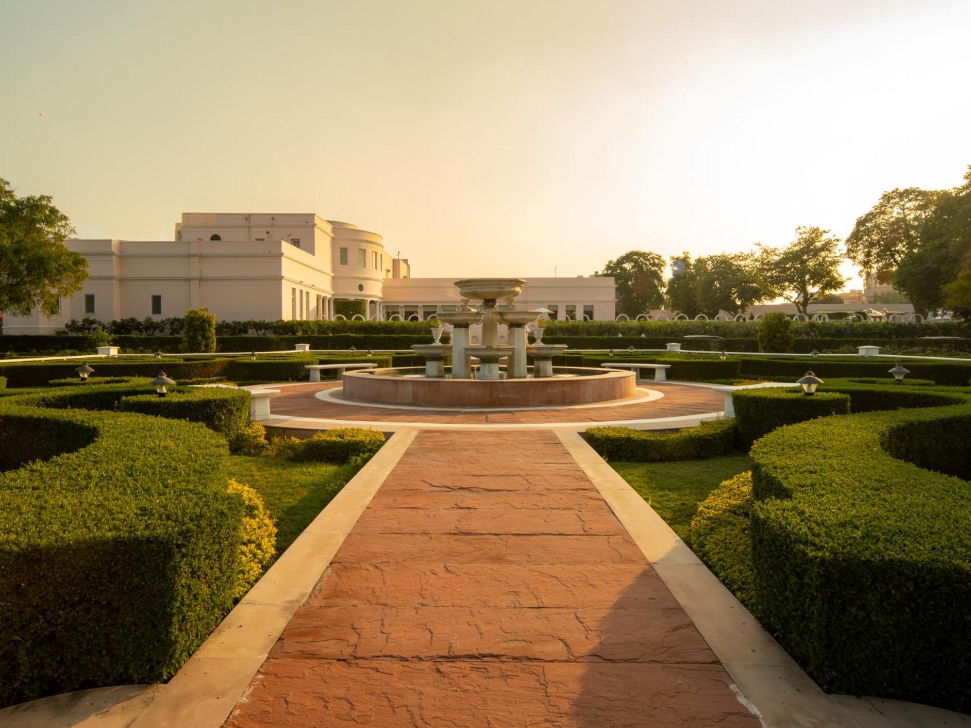 Rajmahal Palace Raas 5*
